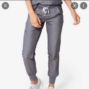 Figs Zamora graphite medium petite jogger-like new!